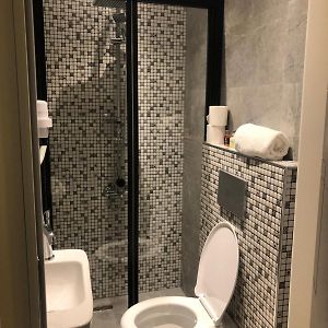 Budget Zimmer mit Kingsize-Bett